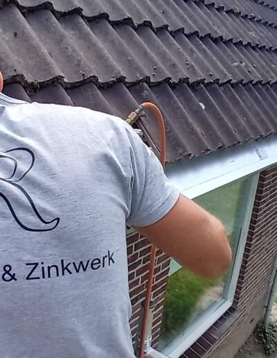 Zinken dakgoot vervangen Venhuizen